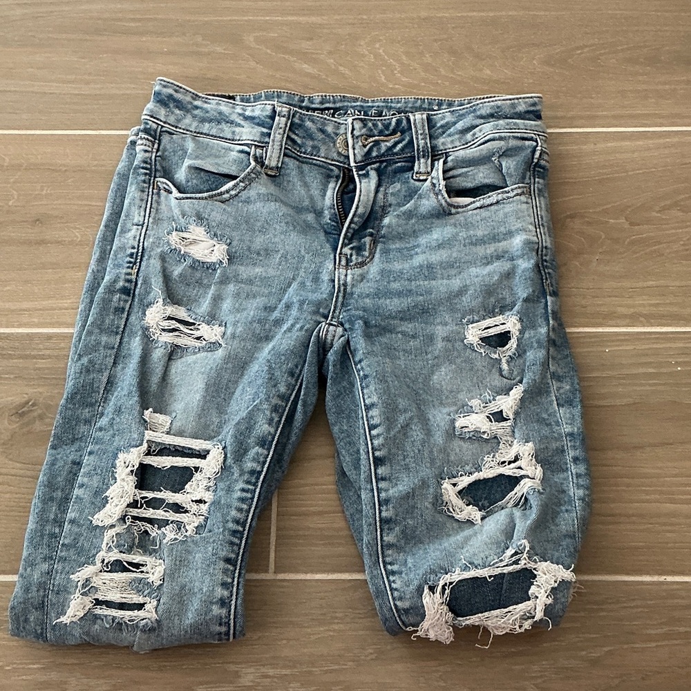 American Eagle Outfitters Distressed Blue Jeans